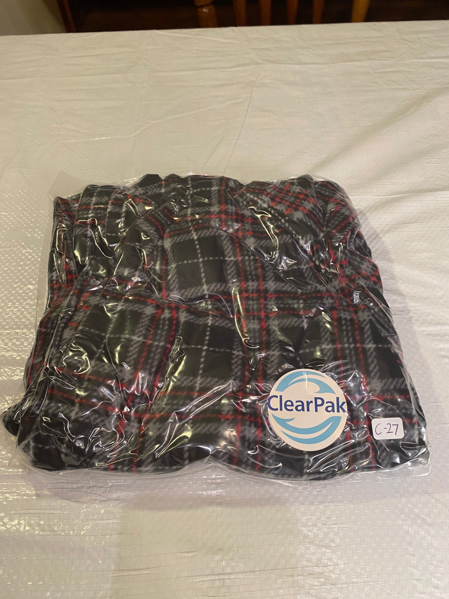 Fruit of the Loom Men’s Red & Black Plaid Sleep Pants - Size M (32-34)