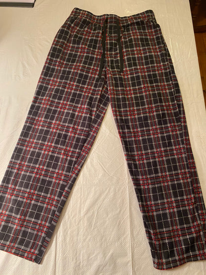 Fruit of the Loom Men’s Red & Black Plaid Sleep Pants - Size M (32-34)
